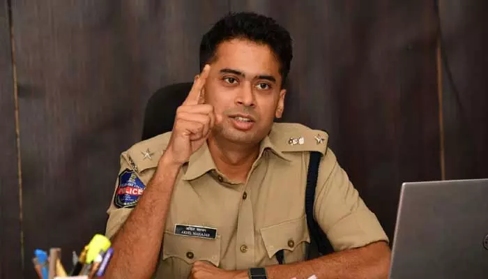 District SP Akhil Mahajan : అప్రమత్తత ఒక్కటే శ్రీరామరక్ష..