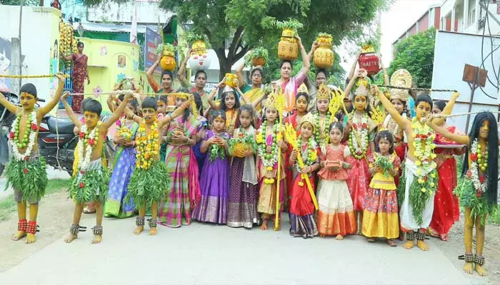 Bonala festival : స్మార్ట్ కిడ్జ్ లో వేడుకగా బోనాల సంబురాలు..