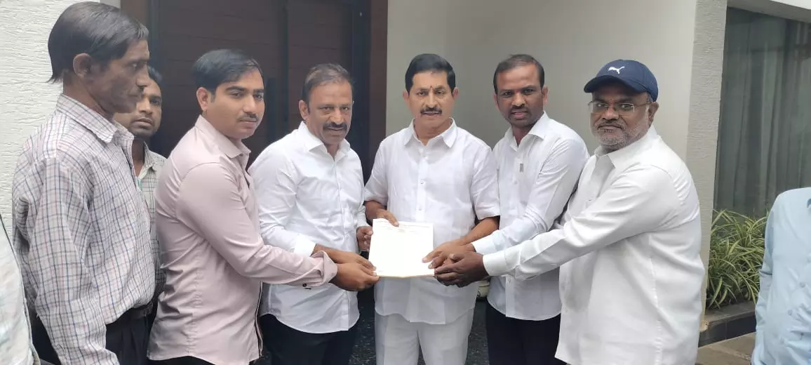 రెవెన్యూలో బదిలీలు చేపట్టండి