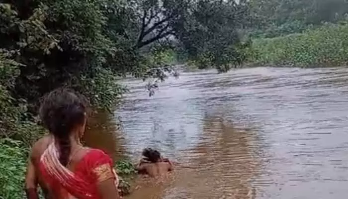 AP:వాగులు పొంగితే రాకపోకలు బంద్..వంతెన నిర్మాణం ఎప్పుడో!?