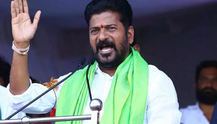 CM Revanth: ఆగస్టు 14 వరకు విదేశీ పర్యటన.. ఆ తర్వాతే రూ. 2 లక్షల రుణమాఫీ: సీఎం రేవంత్ రెడ్డి