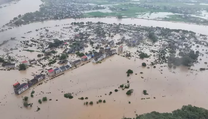 China floods: సెంట్రల్ చైనాలో భారీ వర్షాలు.. వరదల ప్రభావంతో ఏడుగురు మృతి