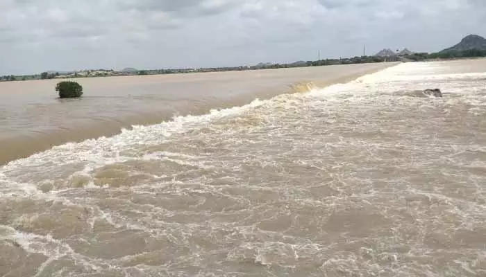 Tungabhadra River:పరవళ్ళు తొక్కుతున్న తుంగభద్ర నది.!