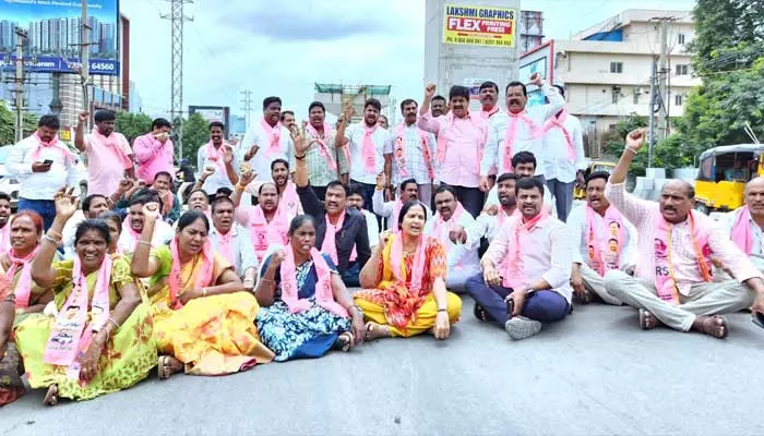 Mayor Jakkavenkat Reddy : మహిళలందరికి సీఎం రేవంత్ రెడ్డి క్షమాపణ చెప్పాలి..