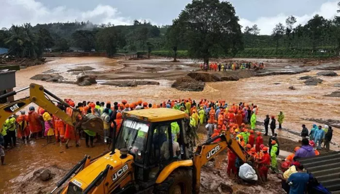 Wayanad :కేరళ ప్రభుత్వం, కేంద్రానికి పీఎం మాజీ ప్రిన్సిపల్ సెక్రెటరీ కీలక సూచన