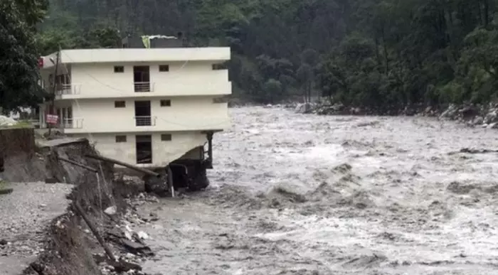 Himachal cloudbursts: ప్రకృతి విపత్తులతో హిమాచల్ అస్తవ్యస్తం.. ఐదుగురు మృతి, 50 మంది గల్లంతు