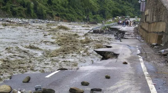 Cloudbursts: ఉత్తరాఖండ్, హిమాచల్ లో జల విలయం.. 23 మంది మృతి