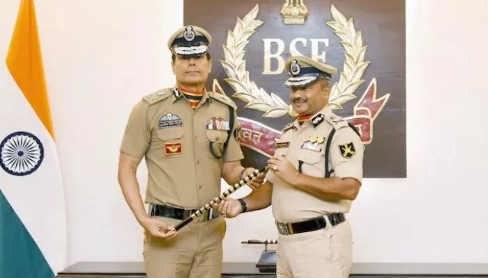 BSF : బీఎస్ఎఫ్ డీజీగా దల్జీత్‌సింగ్ చౌదరి..  సశస్త్ర సీమాబల్ చీఫ్‌కు అదనపు బాధ్యతలు