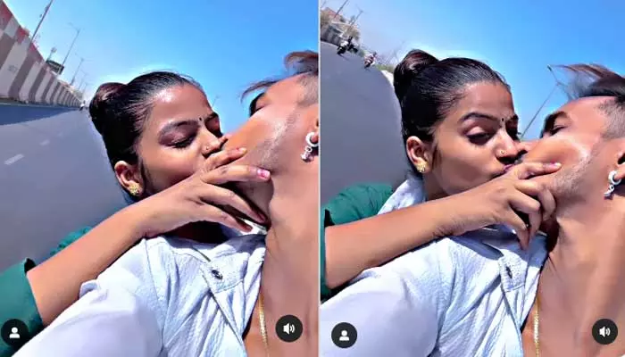 Viral Video: ఛీ ఛీ.. రన్నింగ్ బైకు మధ్యలో కూర్చుని ముద్దులతో రెచ్చిపోయిన ప్రేమ జంట.. (వీడియో)