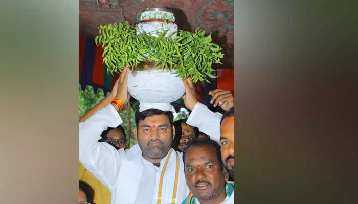 MLA : మైసమ్మకు బోనం సమర్పించిన ఎమ్మెల్యే..