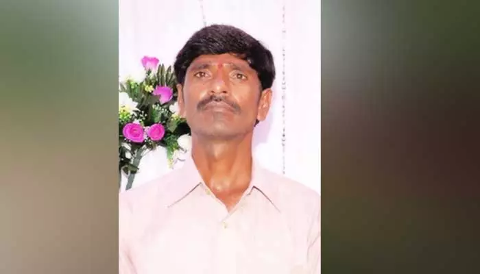 Murder :  పొలంలో రైతు దారుణ హత్య..