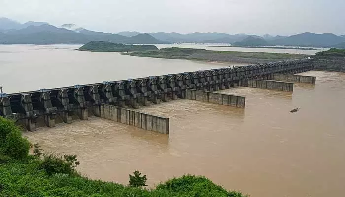 Godavari:గోదావరికి వరద పోటు..క్రమక్రమంగా పెరుగుతున్న నీటి మట్టం