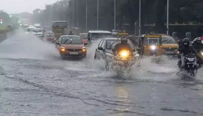 Rain alert: హైదరాబాద్ నగరంలో దంచికొడుతున్న భారీ వర్షం