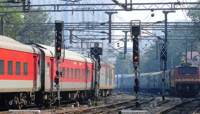 Railway Paramedical Recruitment 2024 : రైల్వేలో 1376 పోస్టులకు నోటిఫికేషన్..