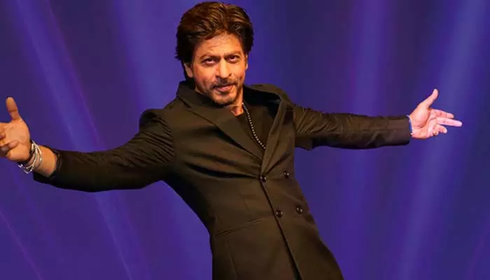 Shah Rukh Khan: ఫిల్మ్ ఫెస్టివల్‌లో బాలీవుడ్ బాద్‌షా చేసిన పనికి నెటిజన్లు ఫైర్.. వైరల్ అవుతున్న వీడియో