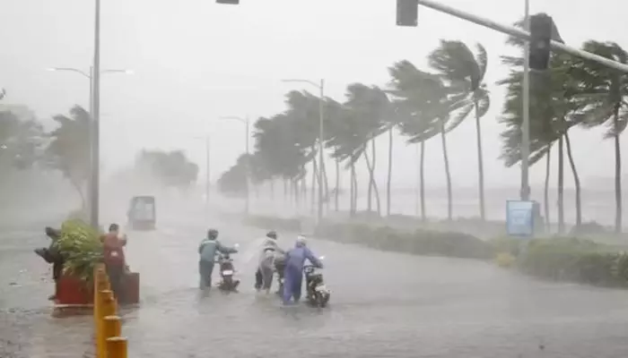 Rain Alert: రాష్ట్ర ప్రజలకు బిగ్ అలర్ట్.. రానున్న మూడు రోజుల్లో ఆ జిల్లాల్లో భారీ వర్షాలు