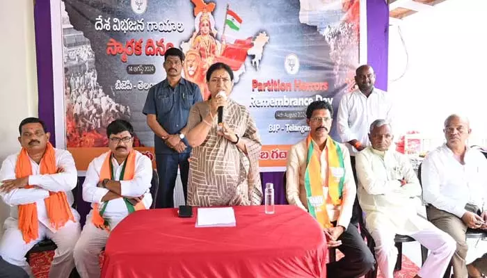 MP DK Aruna : దేశ విభ‌జ‌న పాపం మొత్తం కాంగ్రెస్ దే..