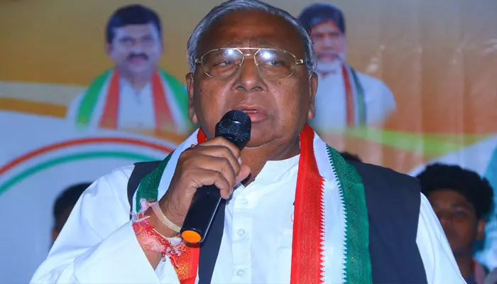 నాకు ఓబీసీ కన్వీనర్ పోస్టు ఇవ్వండి : మాజీ ఎంపీ వి హనుమంతరావు