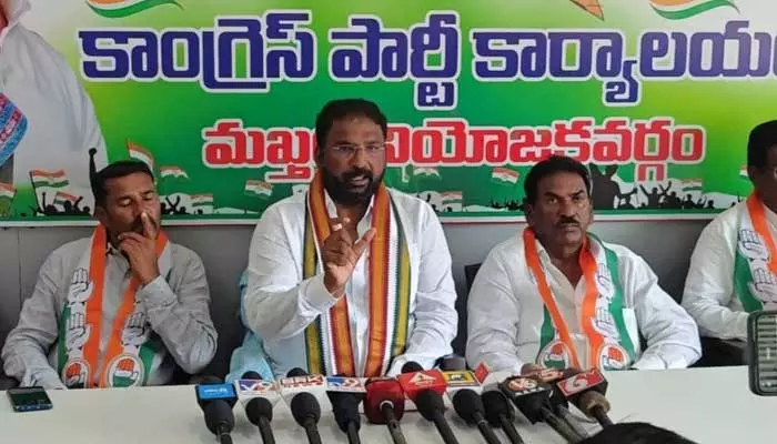 MLA Vakiti Srihari : అనుచిత వ్యాఖ్యలు మానుకోండి