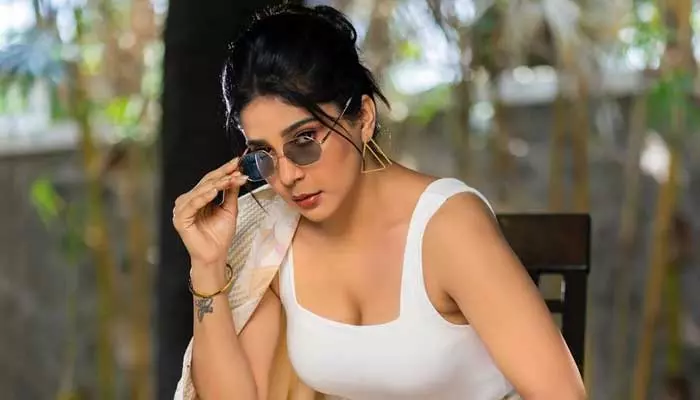 Sakshi Agarwal looks hot