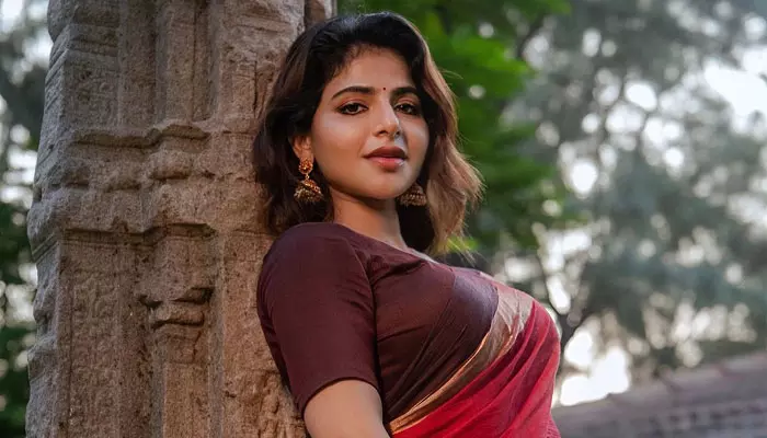 Iswarya Menon: మత్తెక్కించే చూపులతో..వలపు విందు