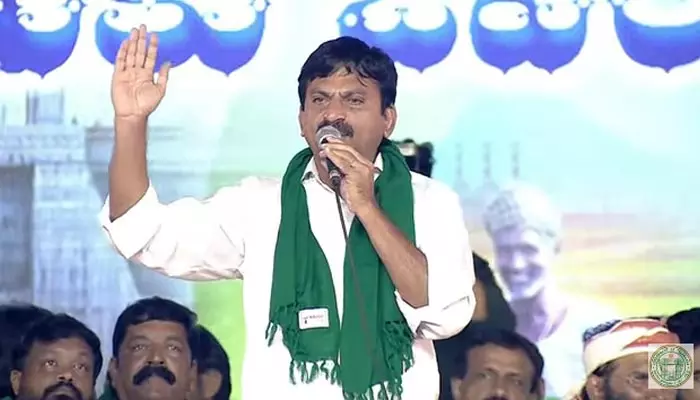 Minister Ponguleti : పదేళ్ల పాలనలో చుక్క నీరు ఇవ్వలేదు.. రుణమాఫీ సభలో మంత్రి పొంగులేటి ఫైర్ స్పీచ్