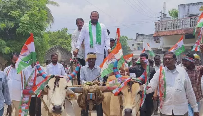 రైతు రుణమాఫీ పై హర్షం వ్యక్తం చేస్తూ ఎడ్లబండ్ల  ర్యాలీ..