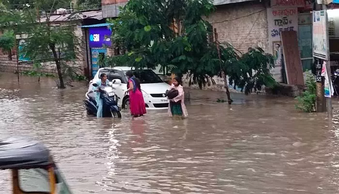 ప్రయాణం.. నరకప్రాయం