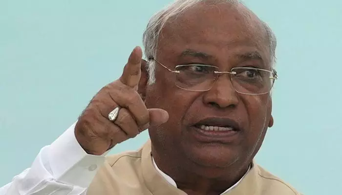 Kharge: మీ పాత స్పీచ్‌లు వైఫల్యాలను కప్పిపుచ్చలేవు.. ఏఐసీసీ చీఫ్ సంచలన వ్యాఖ్యలు