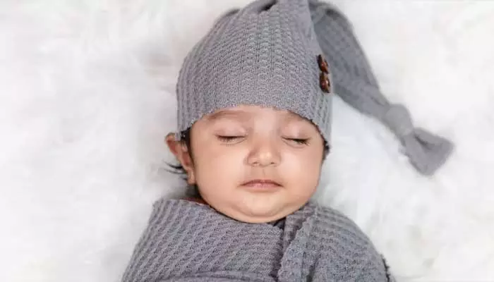 Newborn Babies : నవజాత శిశువులకు పాత దుస్తులు ఎందుకు వేస్తారు.. కారణాలు ఏంటో తెలుసా..