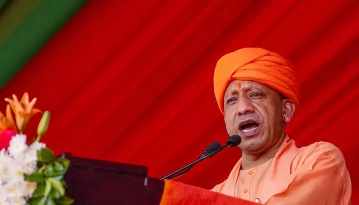 Cm yogi: పోలీసు ఉద్యోగాల్లో 20 శాతం మంది మహిళల నిమాయకం.. యూపీ సీఎం యోగీ ఆధిత్యనాథ్