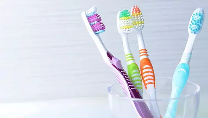 Toothbrush: టూత్ బ్రష్‌ను ఎన్ని నెలలకొకసారి మార్చాలో తెలుసా?