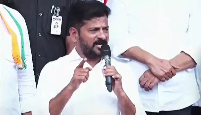 BREAKING: మోడీ మీద కొట్లాడతామన్న సన్నాసులు ఏమయ్యారు:  సీఎం రేవంత్‌రెడ్డి సెన్సేషనల్ కామెంట్స్