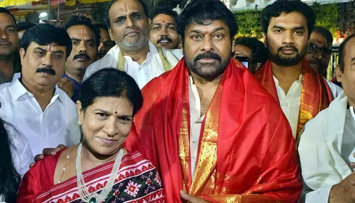 Mega star chiranjeevi: తిరుమల శ్రీవారిని దర్శించుకున్న మెగా ఫ్యామిలీ.. ఫొటోస్ వైరల్