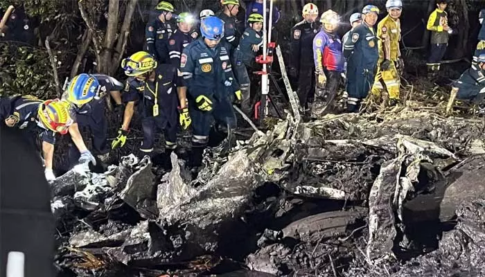 Plane Crash : థాయిలాండ్ లో కుప్ప కూలిన విమానం.. 9 మంది దుర్మరణం..!