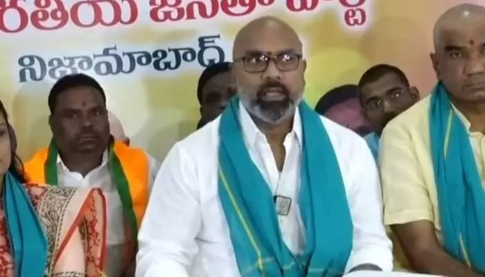 Arvind Dharmapuri: అలాంటి వ్యక్తే బీజేపీ అధ్యక్షుడిగా కావాలి.. ఎంపీ అర్వింద్ హాట్ కామెంట్స్..