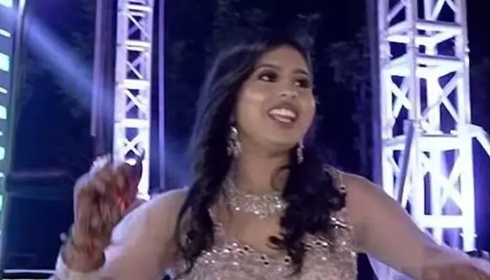 Bride dancing : ‘సింగిల్ రెహెనే దే’ సాంగ్‌కు వధువు అదిరిపోయే డ్యాన్స్.. వైరలవుతోన్న వీడియో