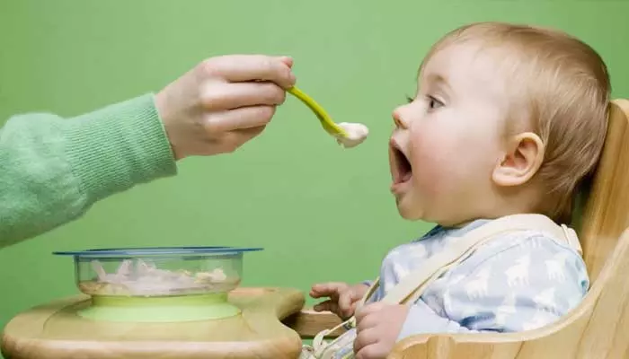 Baby Food : 6 నెలల తర్వాత శిశువుకు ఎలాంటి ఆహారం ఇవ్వాలో తెలుసా..