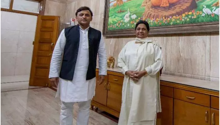 Akhilesh Yadav : మాయావతికి మద్దతుగా అఖిలేష్.. బీజేపీ ఎమ్మెల్యే‌ వ్యాఖ్యలపై భగ్గు