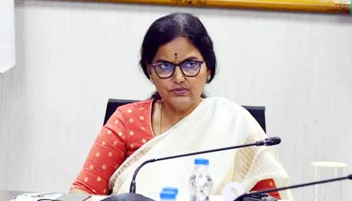 CS Shanthi Kumari: రెసిడెన్షియల్ స్కూళ్లు, హాస్టళ్లలో బస చేయాలి: కలెక్టర్లకు సీఎస్ ఆదేశం