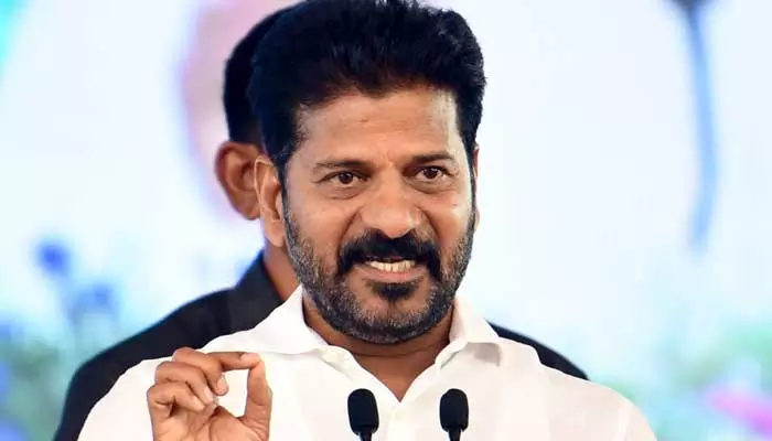 CM Revanth Reddy: భారీ వర్షాలపై సీఎం రేవంత్ రెడ్డి అత్యవసర సమీక్ష.. మంత్రులతో టెలికాన్ఫరెన్స్