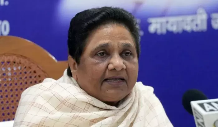 BSP Chief : క్రియాశీల రాజకీయాల నుంచి తప్పుకునేది లేదు- మాయవతి