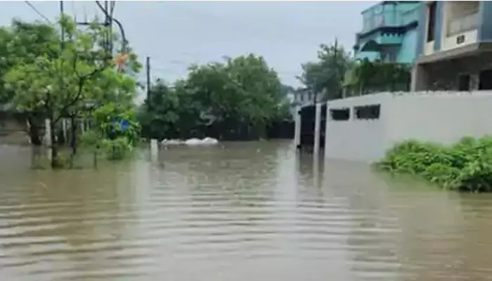 Gujarath rains: గుజరాత్ జలమయం.. భారీ వర్షాలతో నీట మునిగిన పలు ప్రాంతాలు