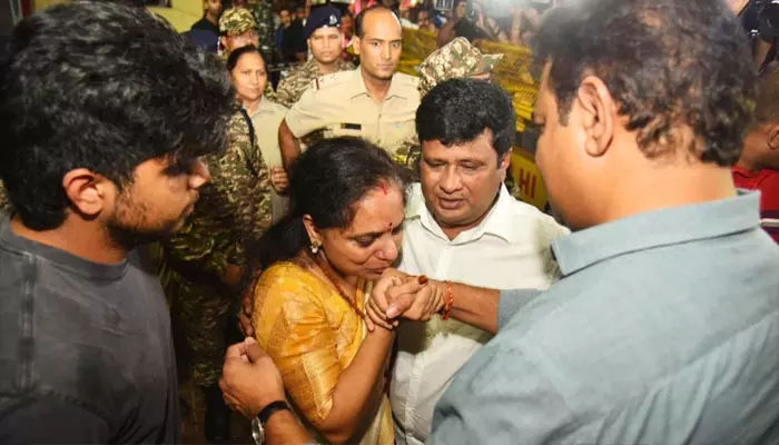 MLC Kavitha: ఐదు నెలల తరువాత నగరానికి కవిత.. సంబురాలకు సిద్ధమవుతోన్న బీఆర్ఎస్ శ్రేణులు