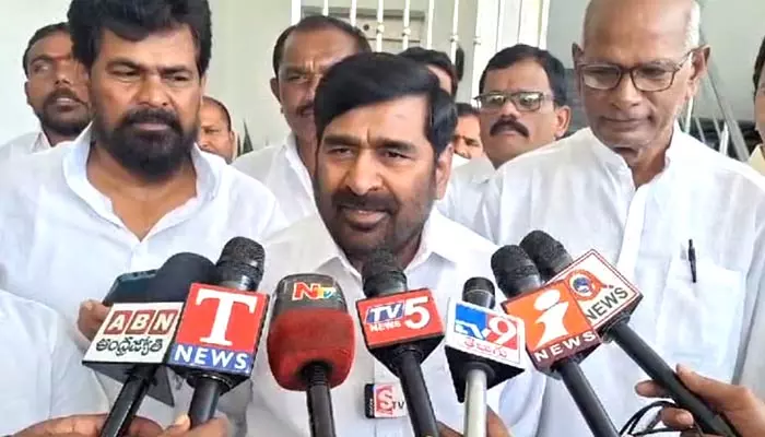 మోడీకి బీ టీంగా పనిచేస్తున్న రేవంత్