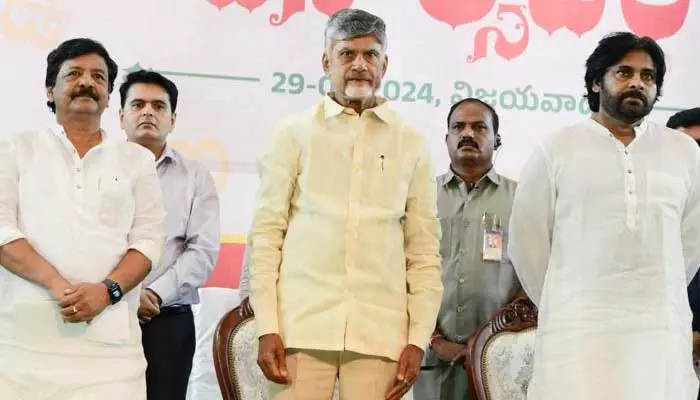 జీతం కోసం ఆంగ్లం.... జీవితం కోసం తెలుగు: చంద్రబాబు