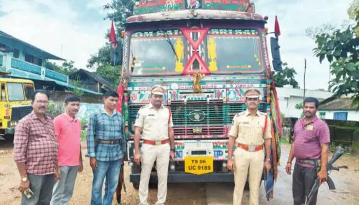 జోరుగా జీరో దందా.. న‌కిలీ నెంబ‌ర్ పేట్లతో ఇసుక త‌ర‌లింపు