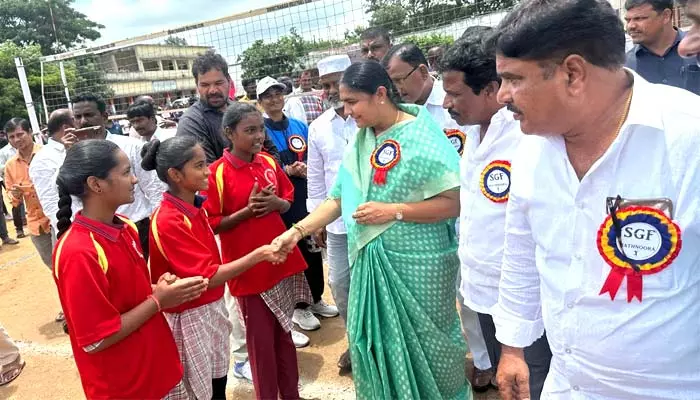 దేహదారుఢ్యానికి క్రీడలు దోహదం