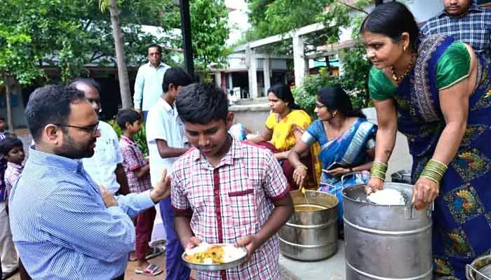 స్టూడెంట్లకు ఇబ్బందులు రావొద్దుః కలెక్టర్ శశాంక