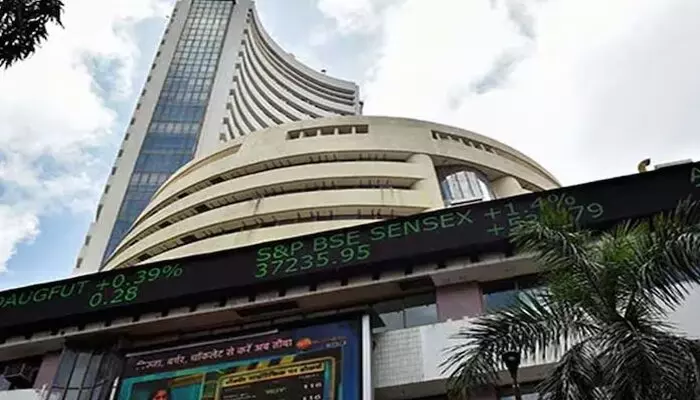 Stock Market: వారాంతం కొత్త గరిష్ఠాలను తాకిన సూచీలు